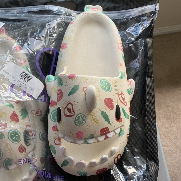 Shark slides - Picture 3 of 5